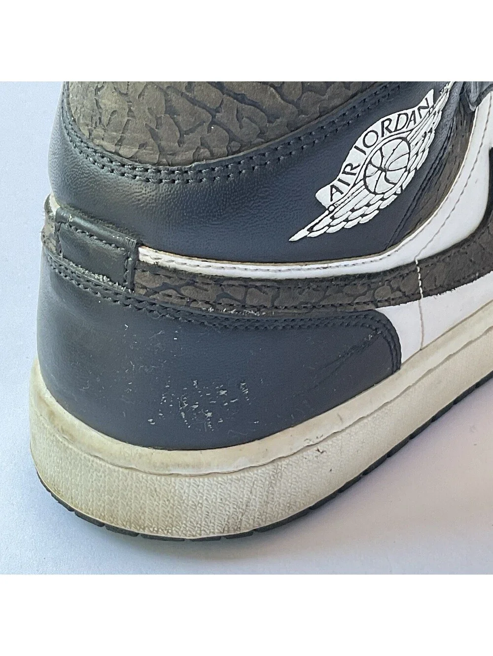 Air Jordan 1 SE Mid Panda Elephant Size 9